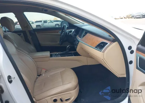 2015 Hyundai Genesis 3.8 z USA, uszkodzony, nr VIN KMHGN4JE7FU085238